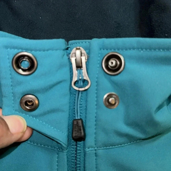 The North Face Beautiful Teal Jacket - Picture 7 of 8